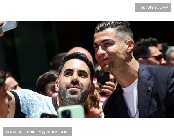 C罗家庭档案片段被泄露，引发粉丝热议